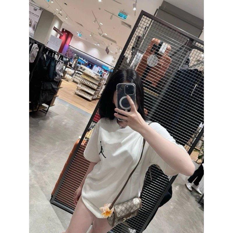 Ảnh minh họa Áo Thun JD Trắng Đen Cao Cấp, Áo Phông Nam Nữ Chất Liệu Cotton 100% chính hãng - Giá tốt Ảnh minh họa Áo Thun JD Trắng Đen Cao Cấp, Áo Phông Nam Nữ Chất Liệu Cotton 100% chính hãng - Giá tốt